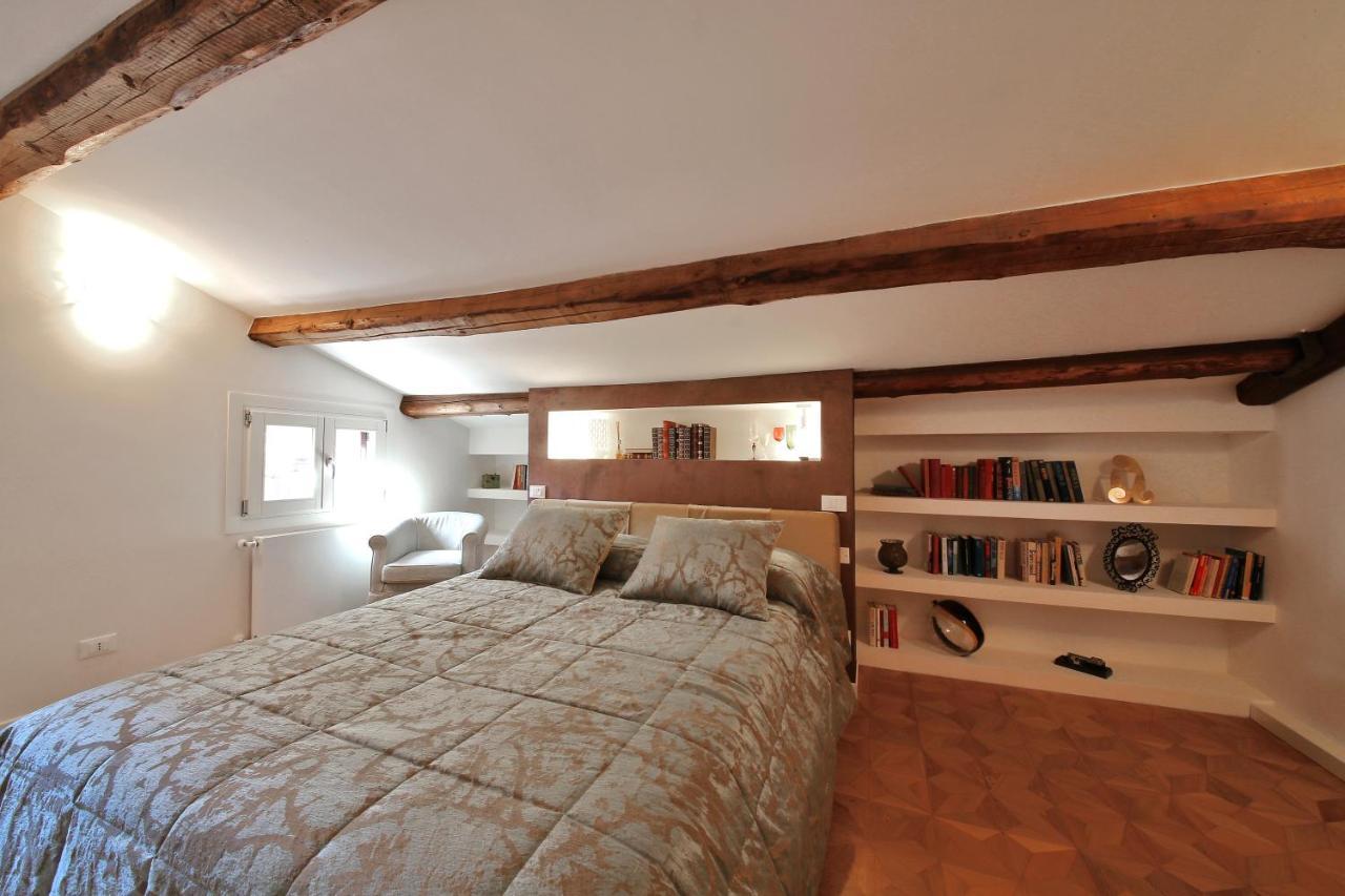 Apartment Teatro Venedig